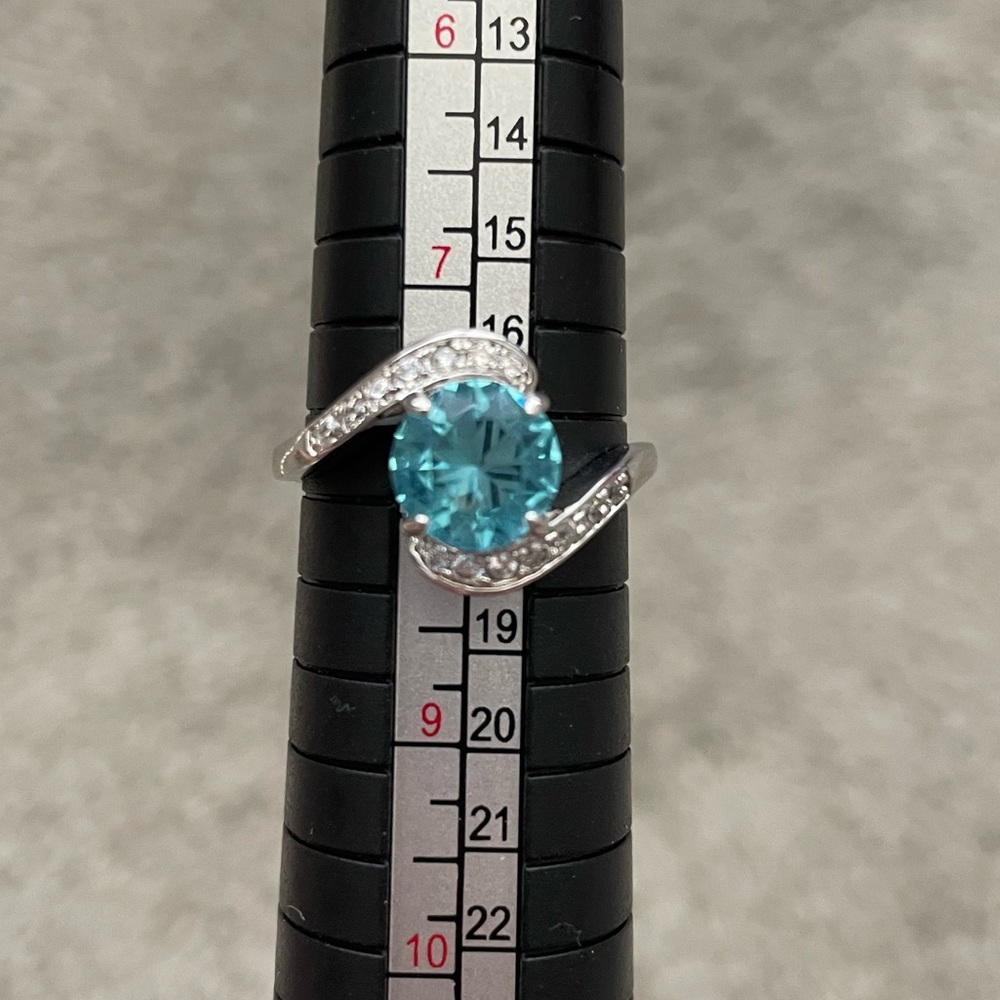 💛 2/$20 💛 Fragrant Jewels ring. Sz 8